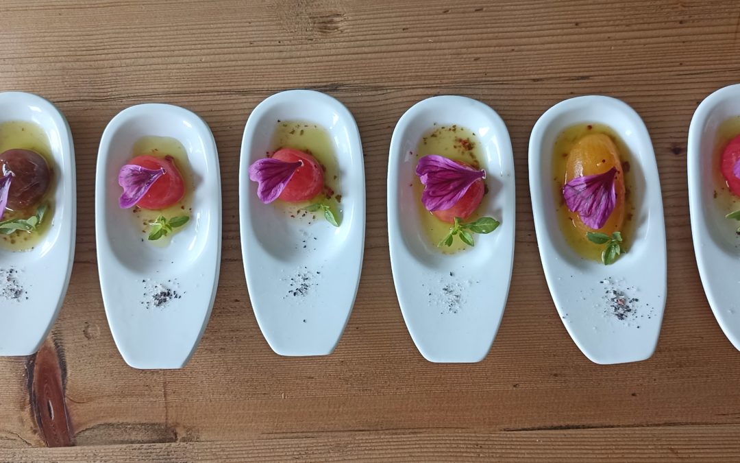 Fleurs de tomate au basilic